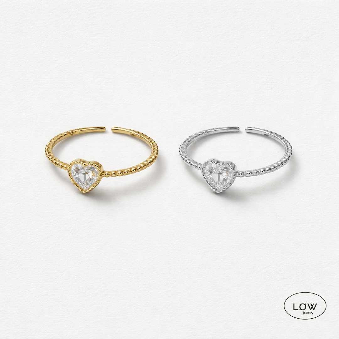 Amour Twist Heart Ring Gold fra LØW Jewelry Open ring justerbar