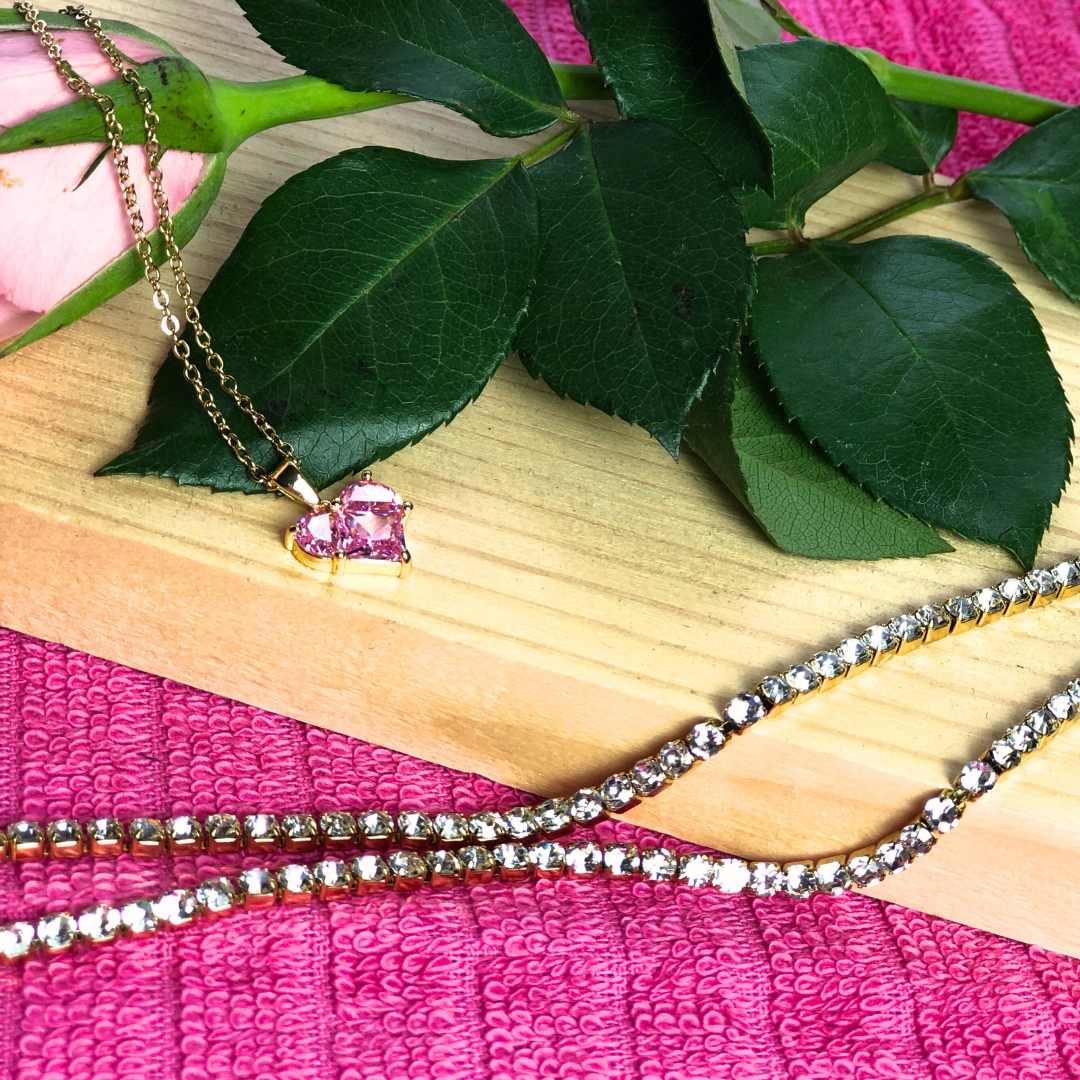 Nyhet: Halssmykke Candy Heart, Titan stål, nikkelfritt, gullfarget fra LØW