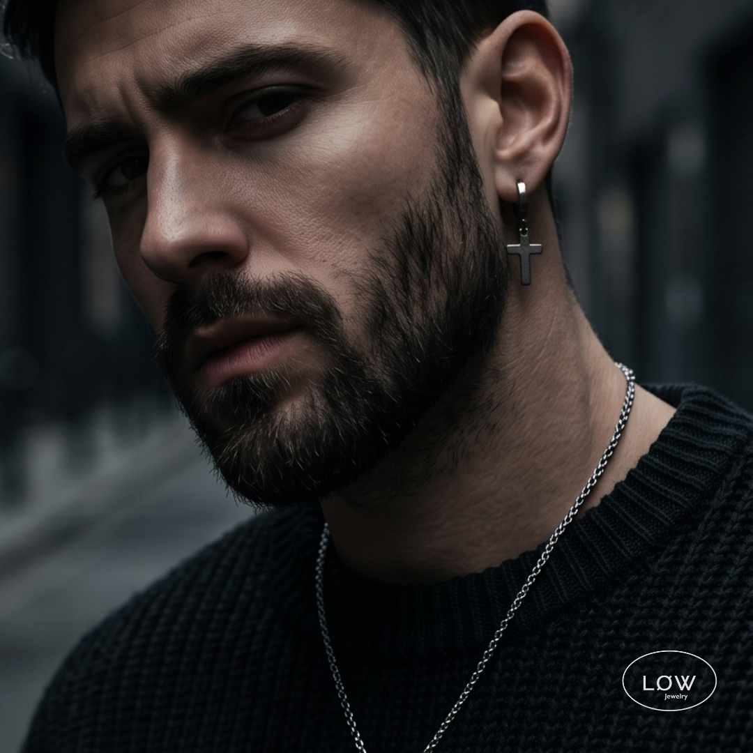 Obsidian Cross Hoop Earring Black fra LØW Jewelry ørering med kors