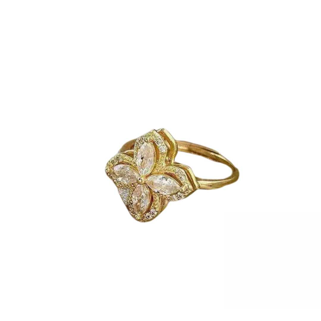 Ring KlĂžverblomst 18K gullbelagt LĂW Jewelry