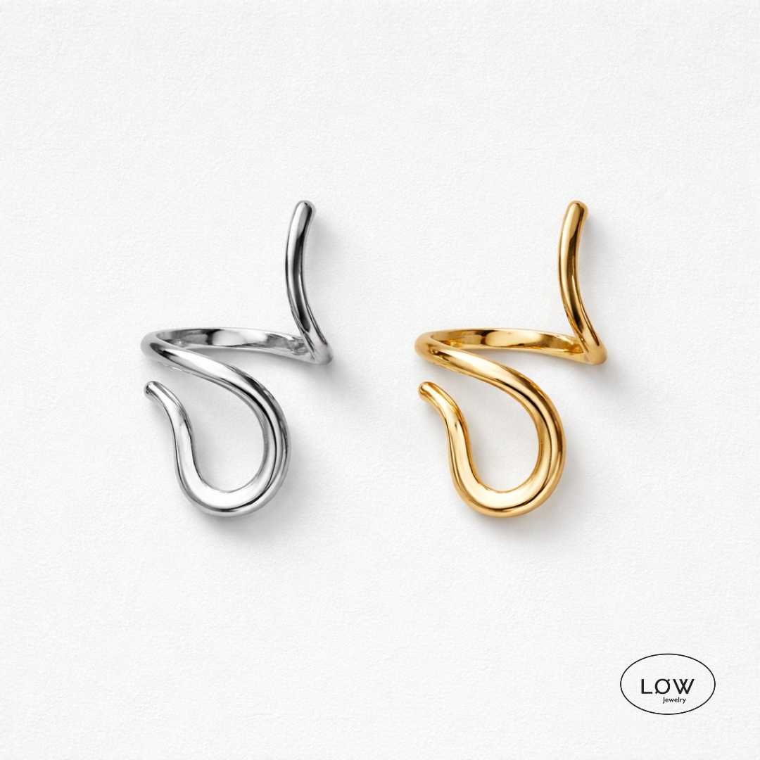 Solea Sculpted Ring Gold fra LØW Jewelry justerbar open ring