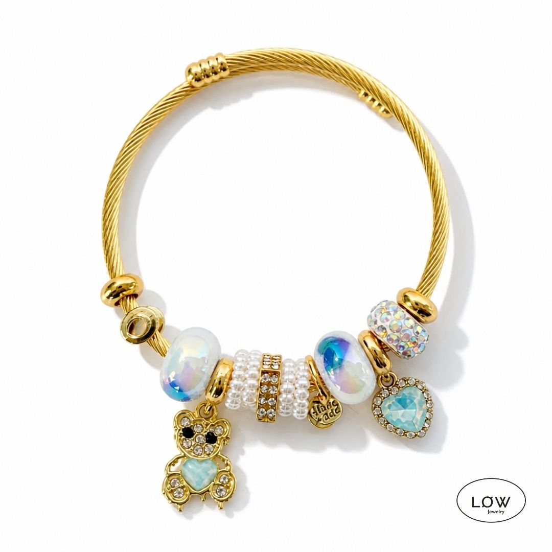Teddy Pearl Charm Bracelet Gold fra LØW Jewelry ferdig fylt charms armbånd