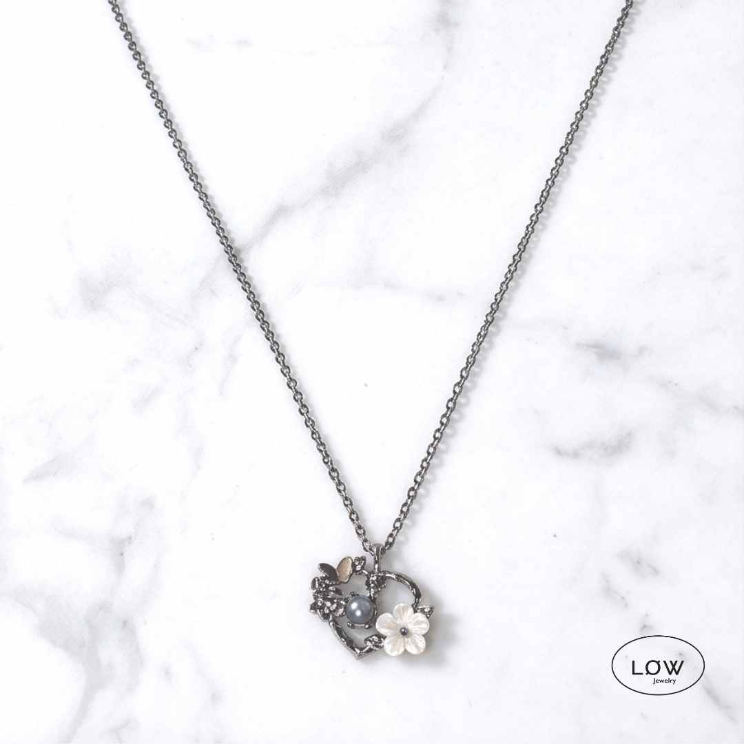 Valentina Bloom Heart Necklace fra LØW Jewelry halssmykke med charms