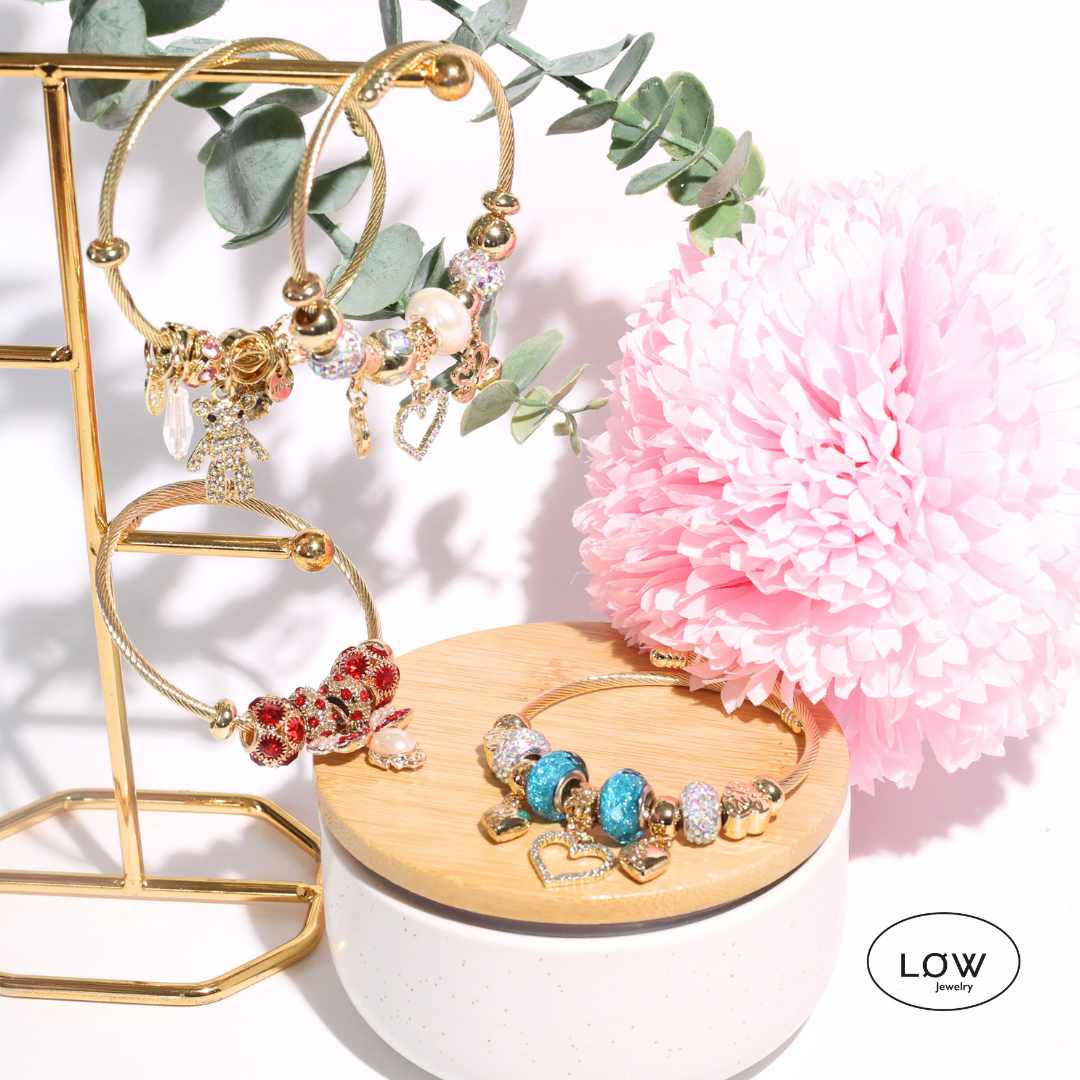 Bold Charm Cuff â charms armbĂ„nd (ferdig fylt og komplett)