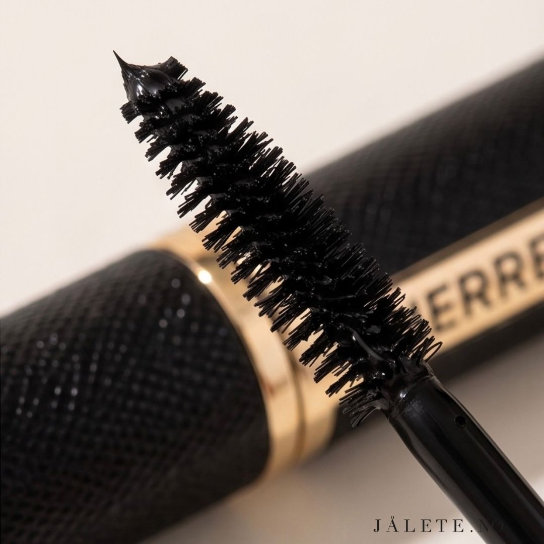 NOIR, Le Premier eller MIYO Big Fat Smokey? Vi sammenligner volum, børste, ingredienser og finish så du enklere kan velge riktig mascara.