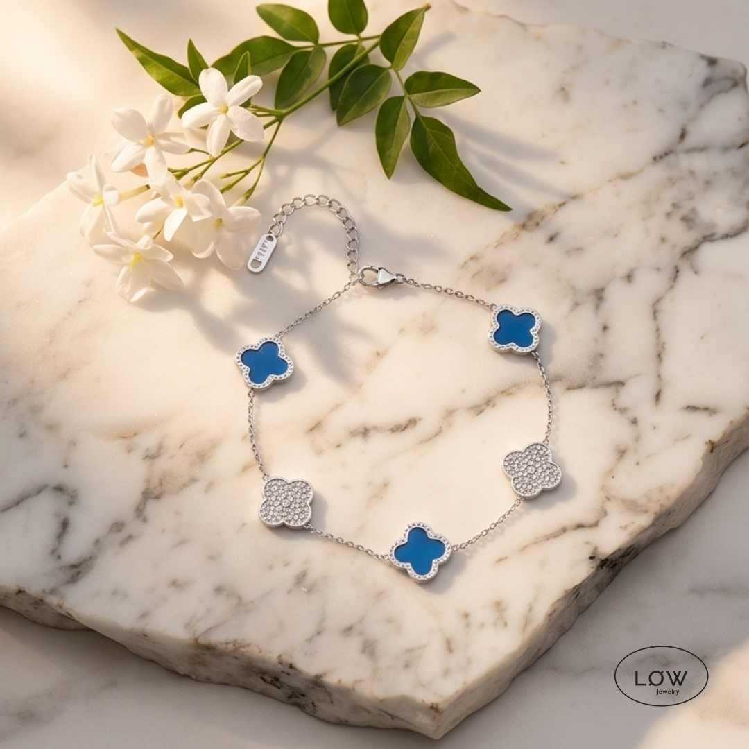 Firkløver Alternating Clover Zircon Bracelet – 18K White Gold fra LØW Jewelry 