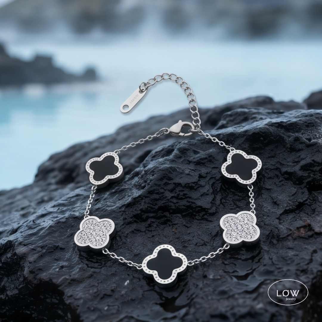 Firkløver Alternating Clover Zircon Bracelet – 18K White Gold fra LØW Jewelry 