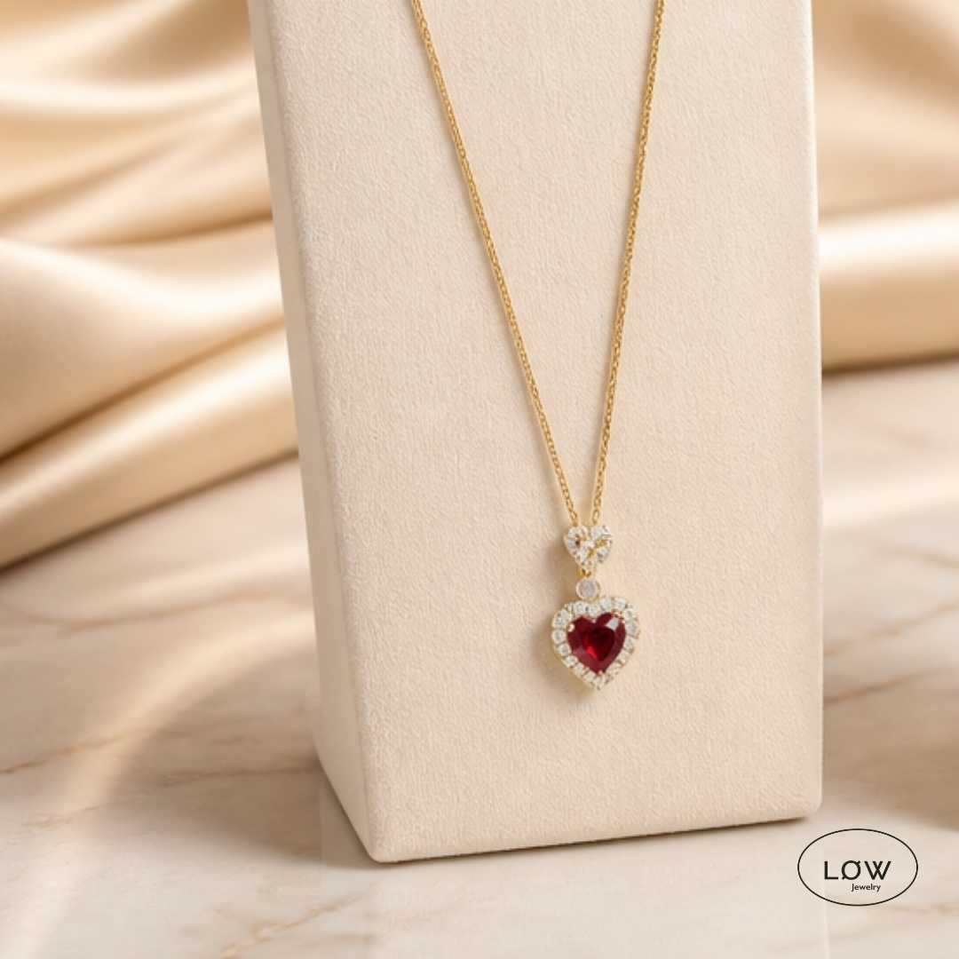 Amora Rhinestone Heart Necklace Red fra LØW Jewelry