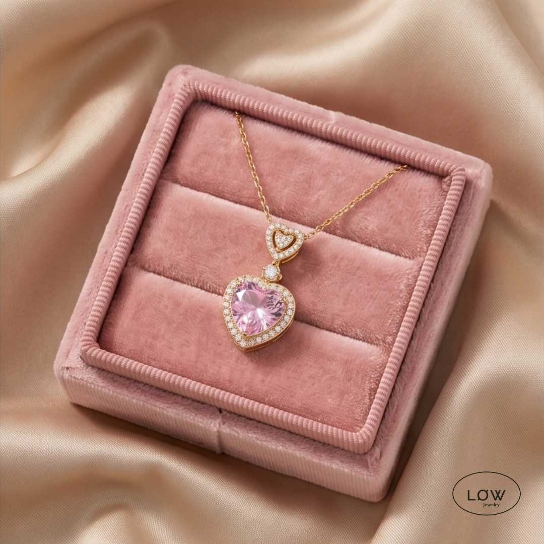 Amora Rhinestone Heart Necklace Pink fra LØW Jewelry