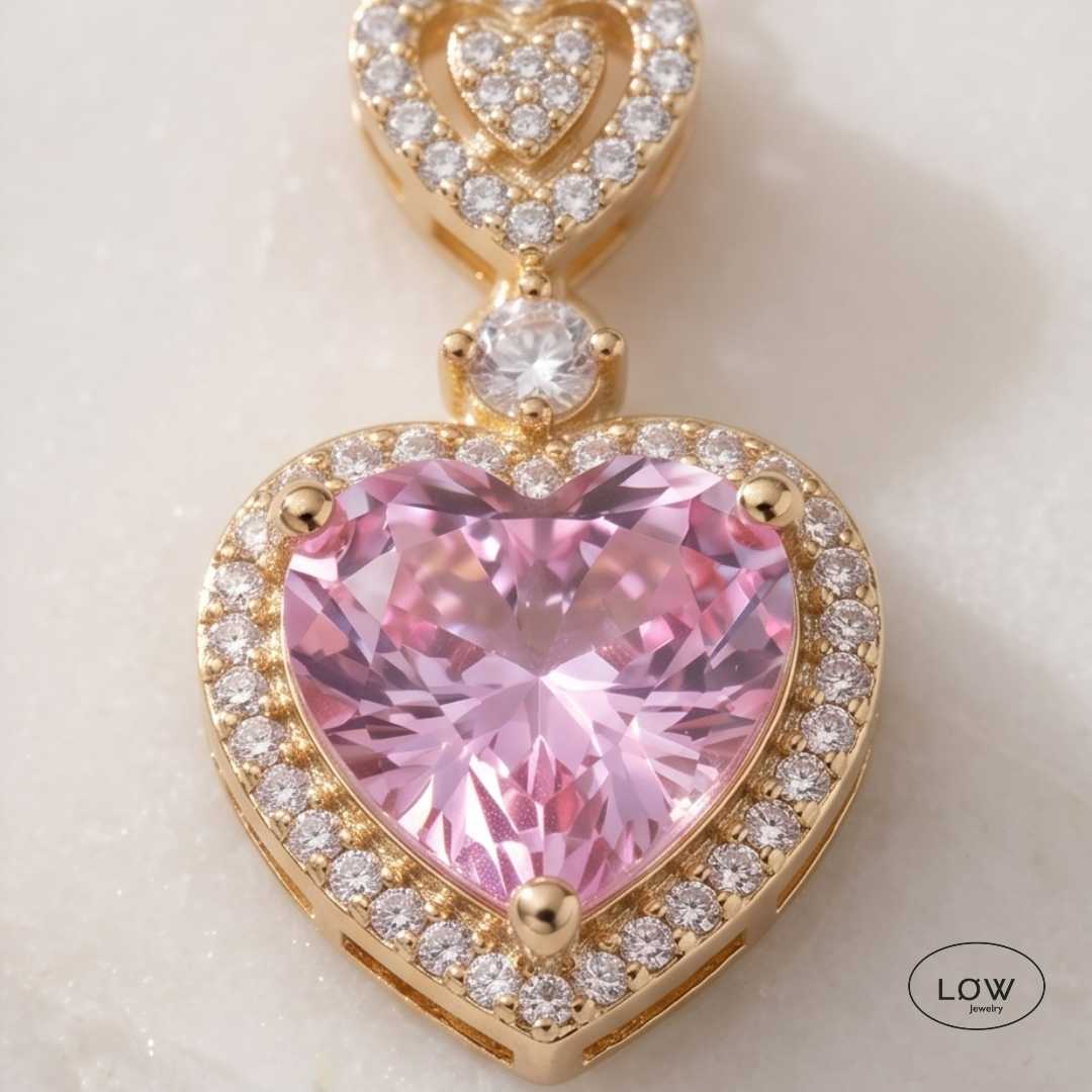 Amora Rhinestone Heart Necklace Pink fra LØW Jewelry