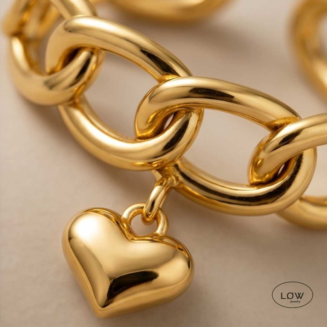 Amour Chain Charm Ring Gold fra LØW Jewelry open justerbar ring
