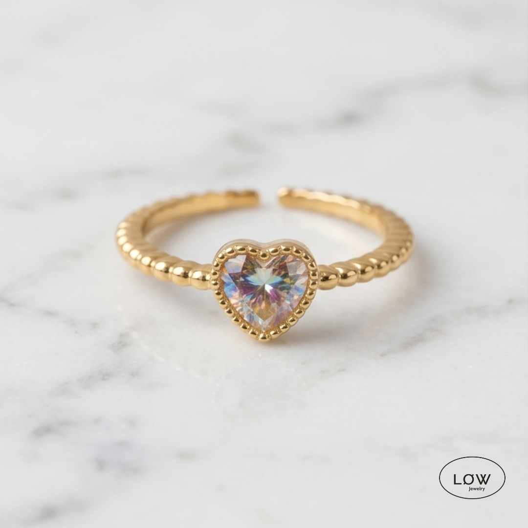 Amour Twist Heart Ring Gold fra LØW Jewelry Open ring justerbar