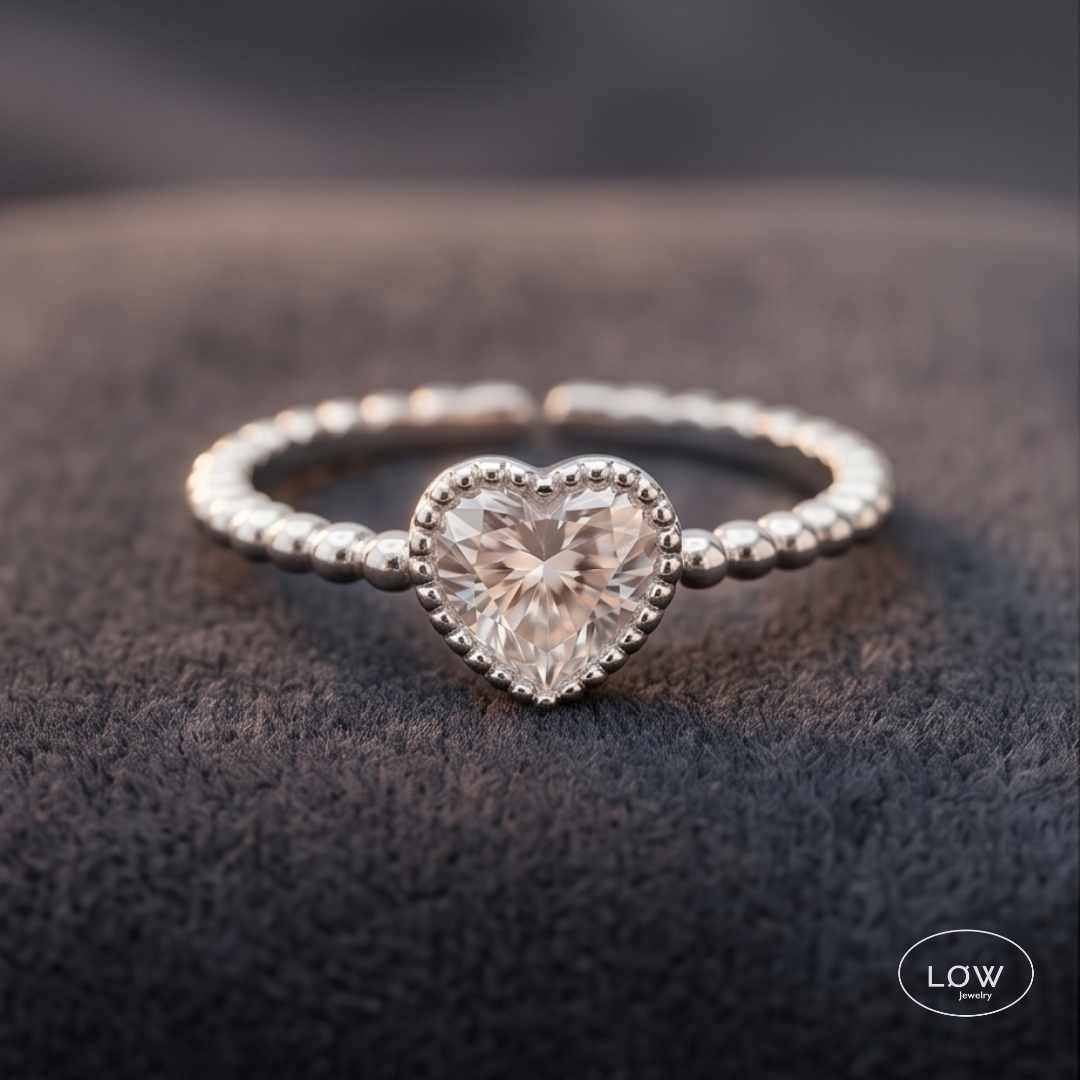 Amour Twist Heart Ring Silver fra LØW Jewelry justerbar open ring