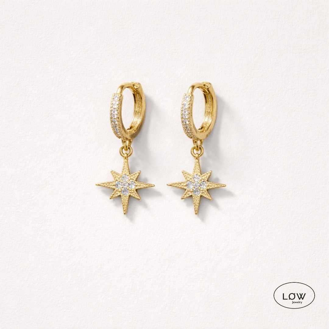 Astra Compass Star Hoop Earrings Gold fra LØW Jewelry øreringer