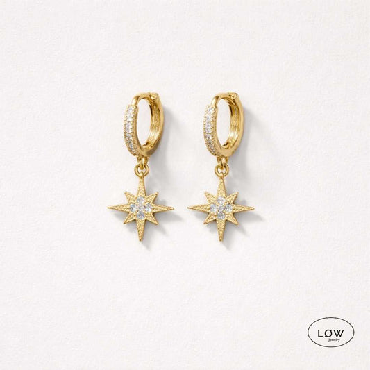 Astra Compass Star Hoop Earrings Gold fra LØW Jewelry øreringer
