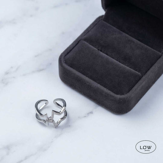 Astrielle Linked Star Open Ring Silver fra LØW Jewelry justerbar