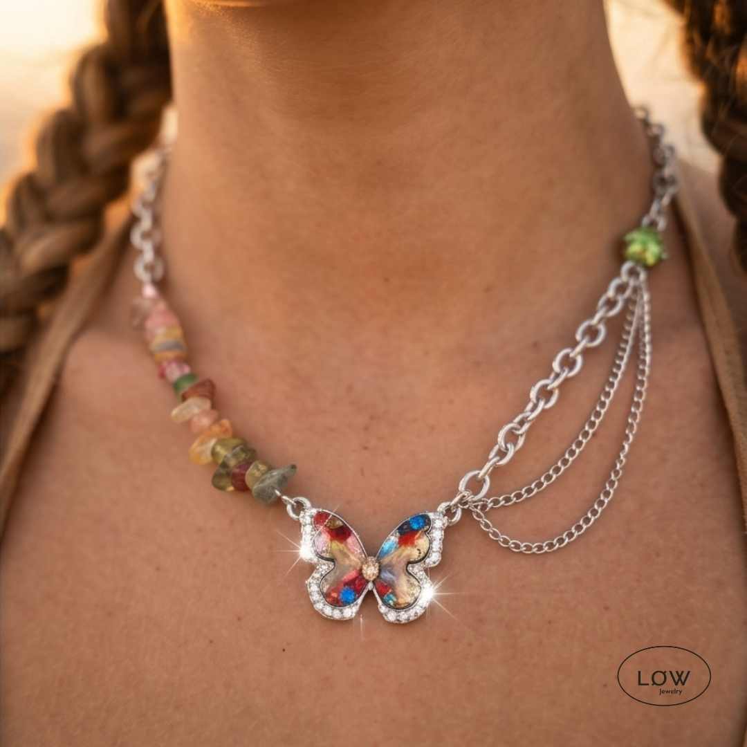 Aurora Butterfly Necklace Silver – sølvfarget halssmykke med sommerfugl LØW Jewelry
