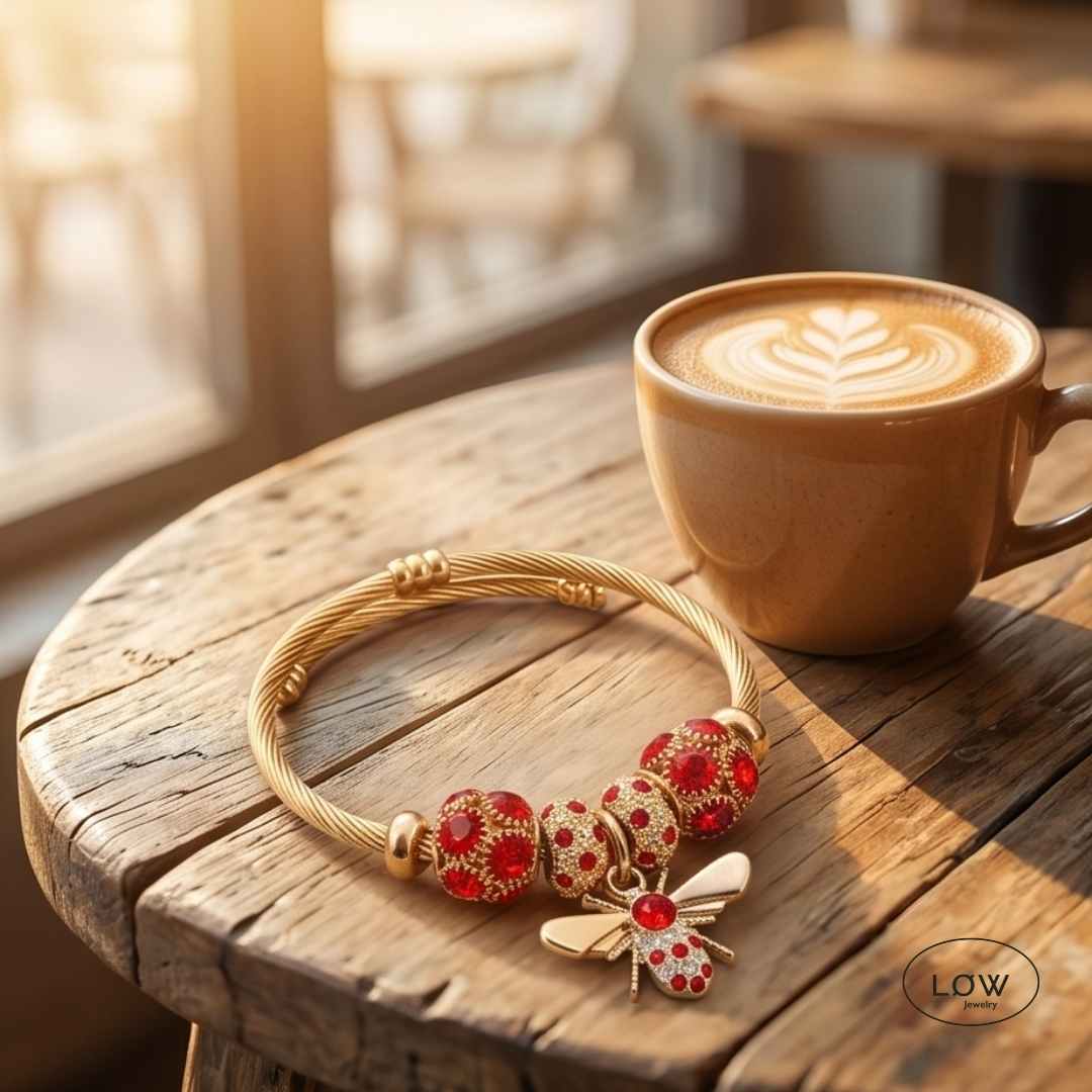 Charms armbånd Bee Charm Cable Bracelet Red Gold charmsarmbånd ferdig fylte LØW Jewelry
