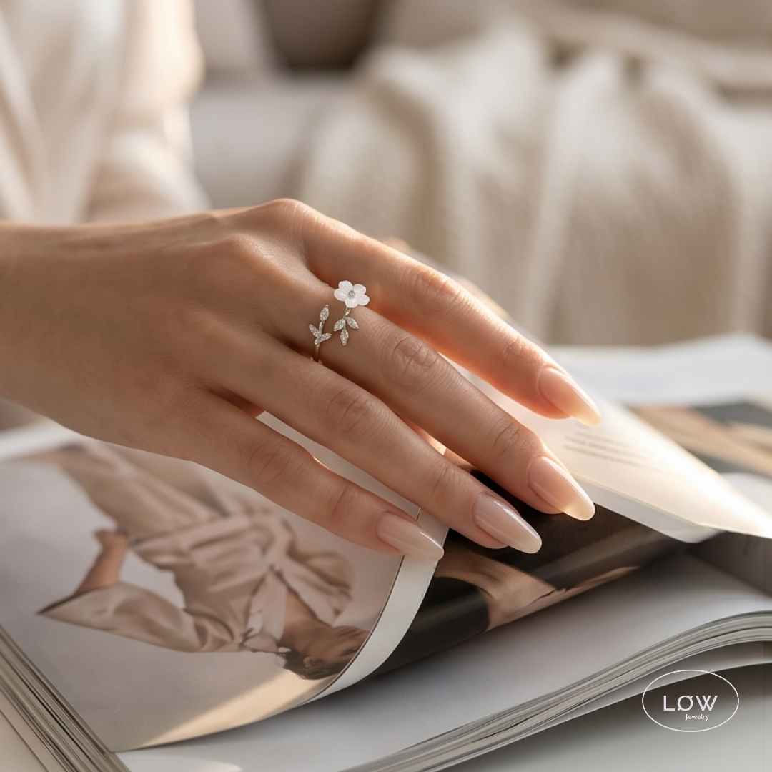 Bloom Grace Open Ring fra LØW Jewelry 925 Sterling sølv justerbar ring