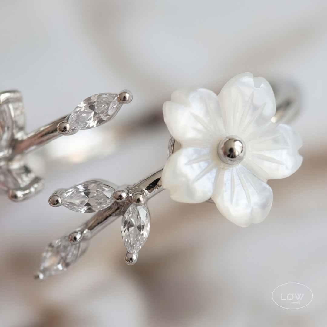 Bloom Grace Open Ring fra LØW Jewelry 925 Sterling sølv justerbar ring