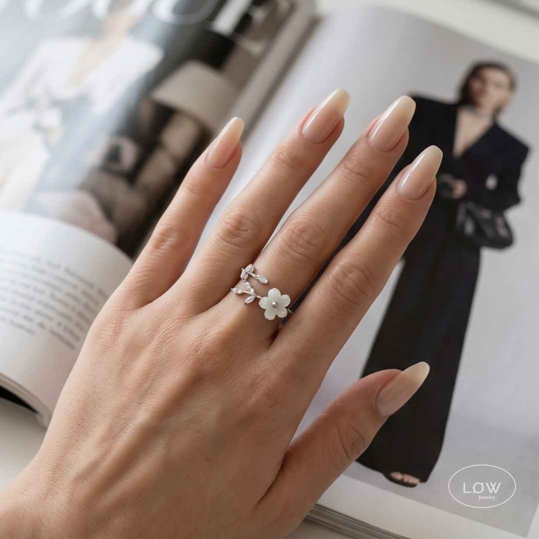 Bloom Grace Open Ring fra LØW Jewelry 925 Sterling sølv justerbar ring