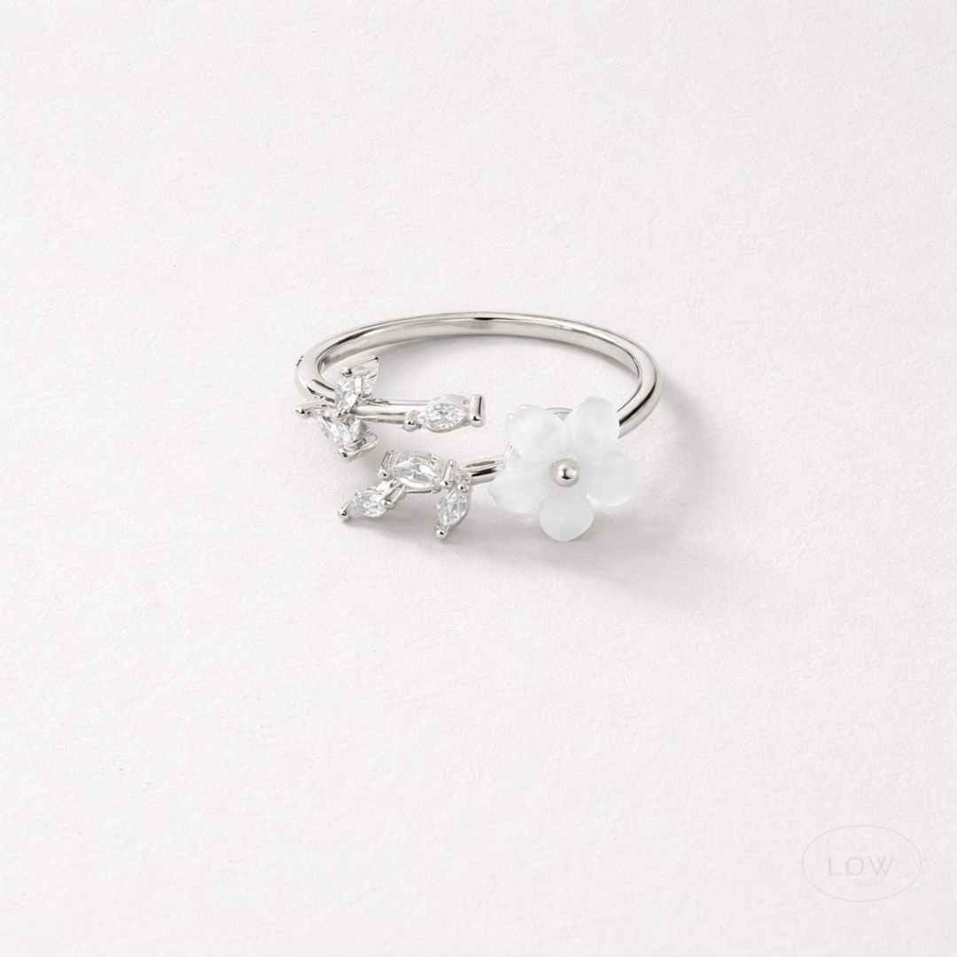Bloom Grace Open Ring fra LØW Jewelry 925 Sterling sølv justerbar ring