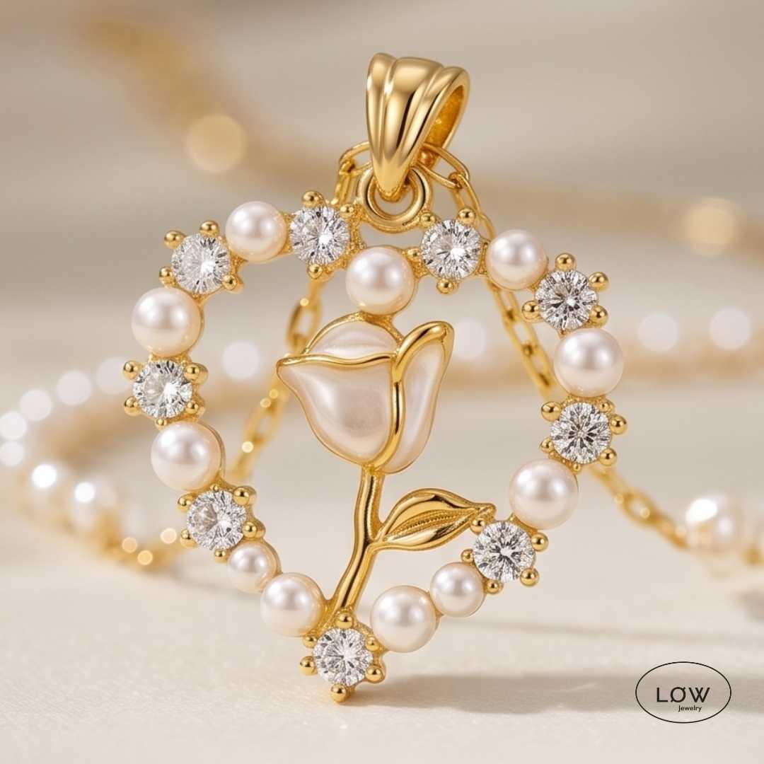 Bloomheart Tulip Necklace Gold fra LØW Jewelry romantisk halssmykke smykke med justerbar lengde