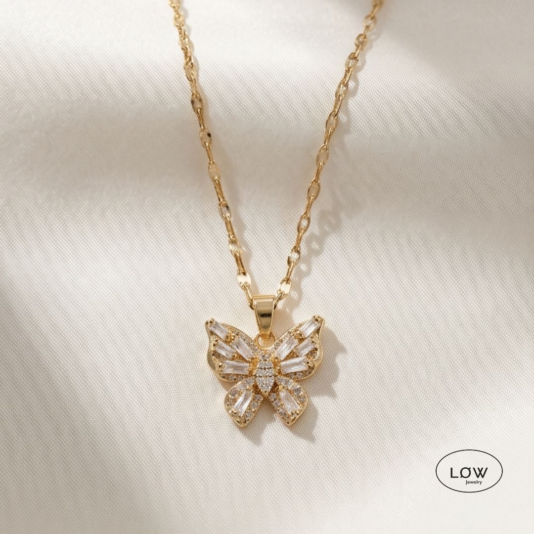 Butterfly Zircon Necklace Gold fra LØW Jewelry