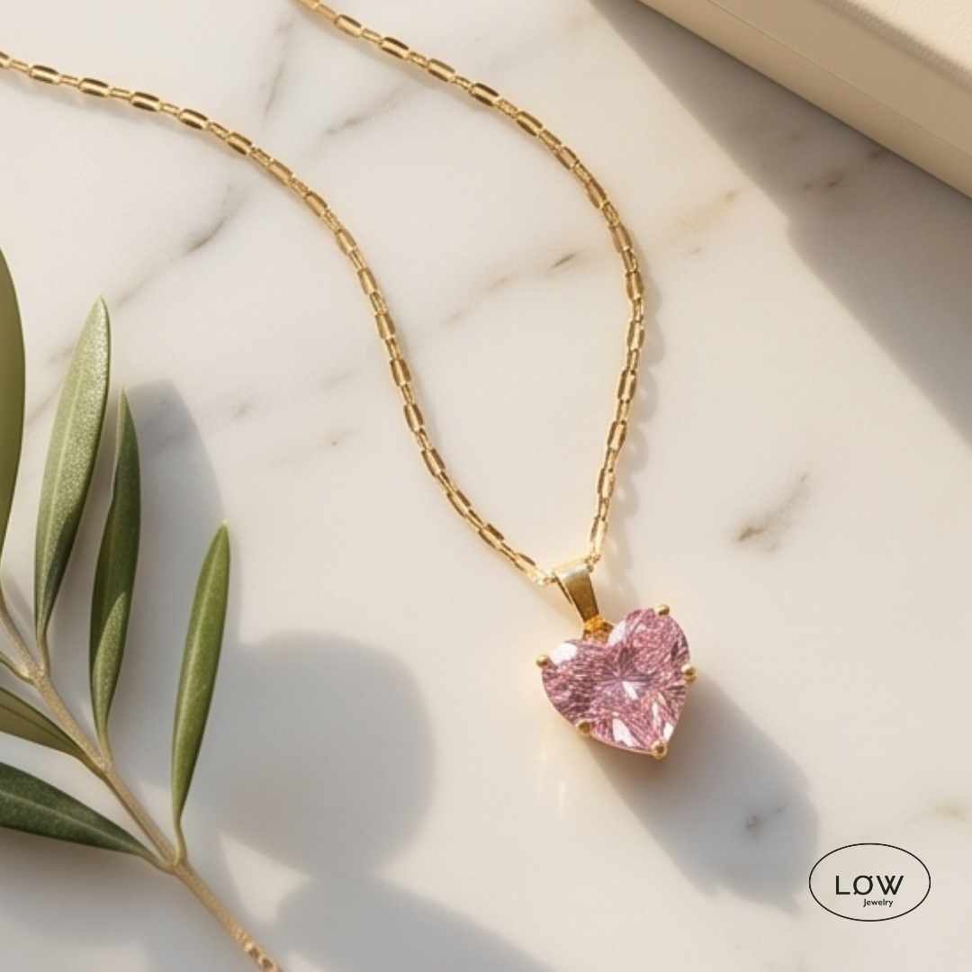 Candy Rose Heart Necklace Gold fra LØW Jewelry Rosa Hjerte Halskjede