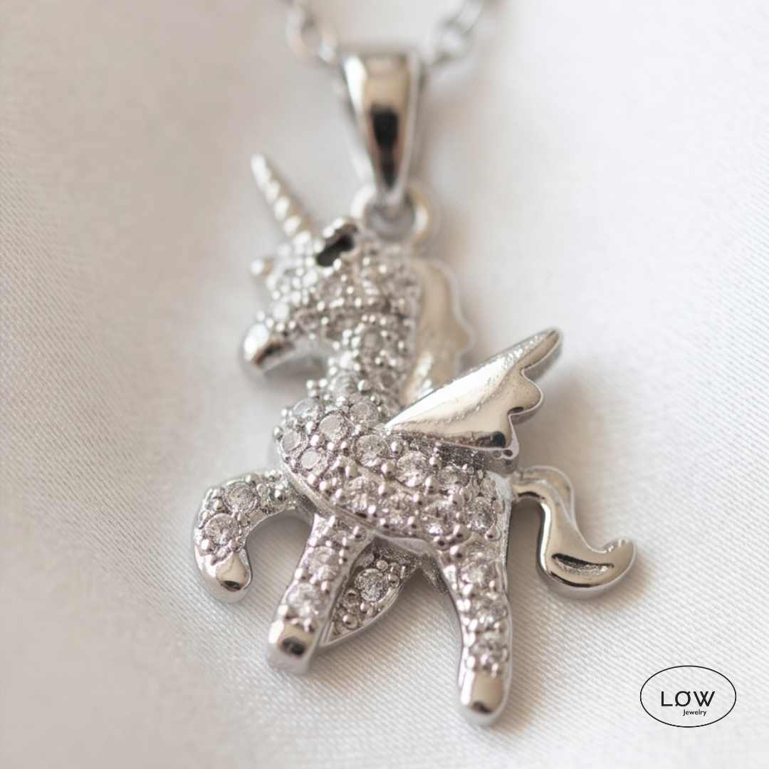 Celestia Unicorn Necklace Silver fra LØW Jewelry halssmykke