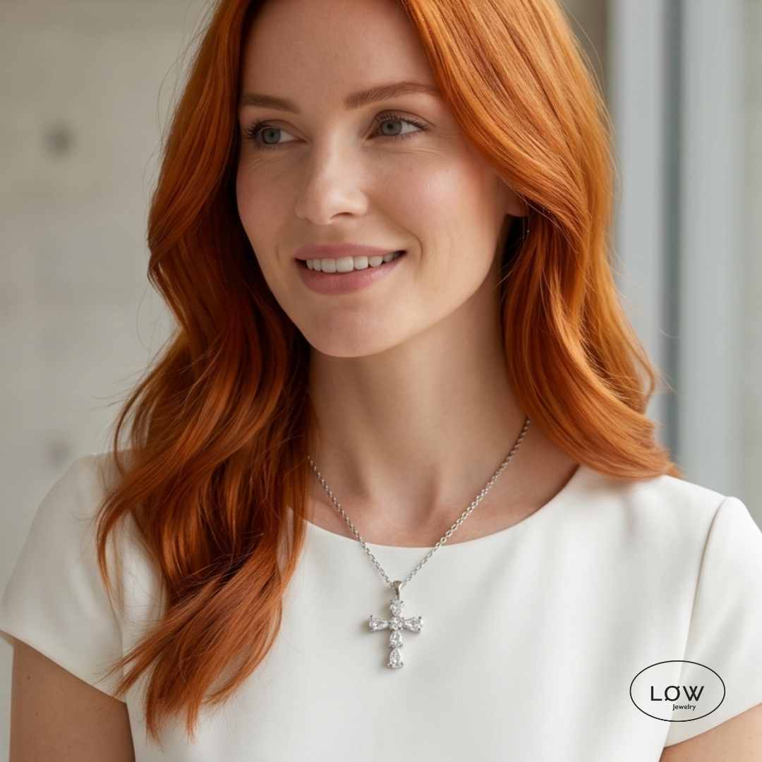 Celestial Cross Necklace Silver fra LØW Jewelry halssmykke med kors