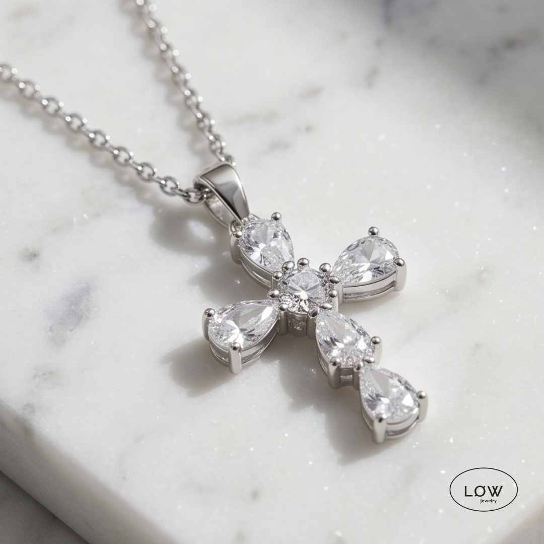 Celestial Cross Necklace Silver fra LØW Jewelry halssmykke med kors