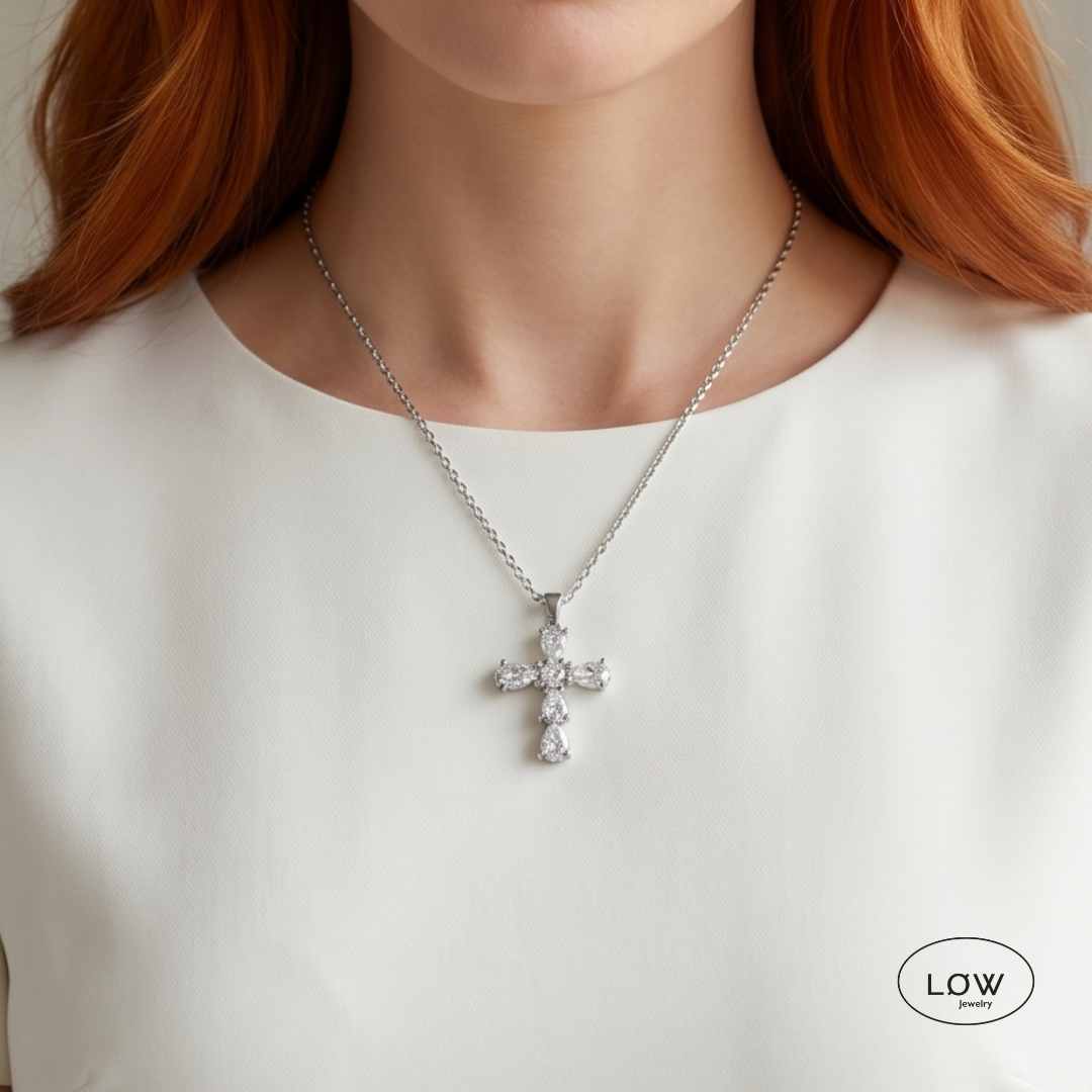 Celestial Cross Necklace Silver fra LØW Jewelry halssmykke med kors