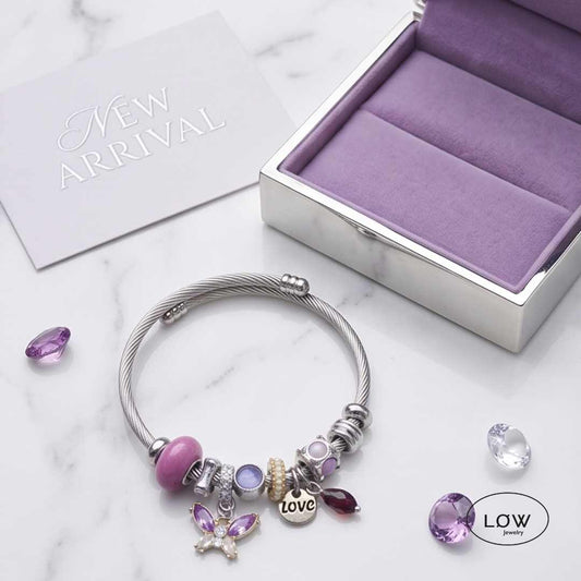 Charms armbånd Butterfly LØW – rosa eller lilla rhinestones LØW Jewelru