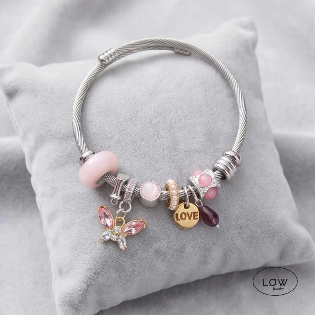 Charms armbånd Butterfly LØW – rosa eller lilla rhinestones LØW Jewelry ferdig fylt charmsarmbånd