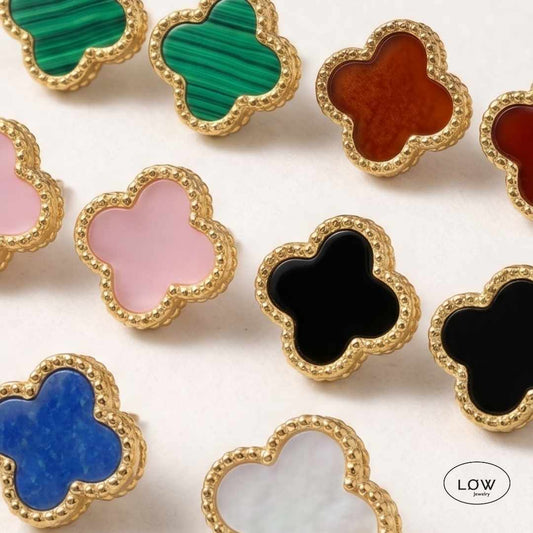Øredobber Classic Clover Stud Earrings fra LØW Jewelry Ørepynt