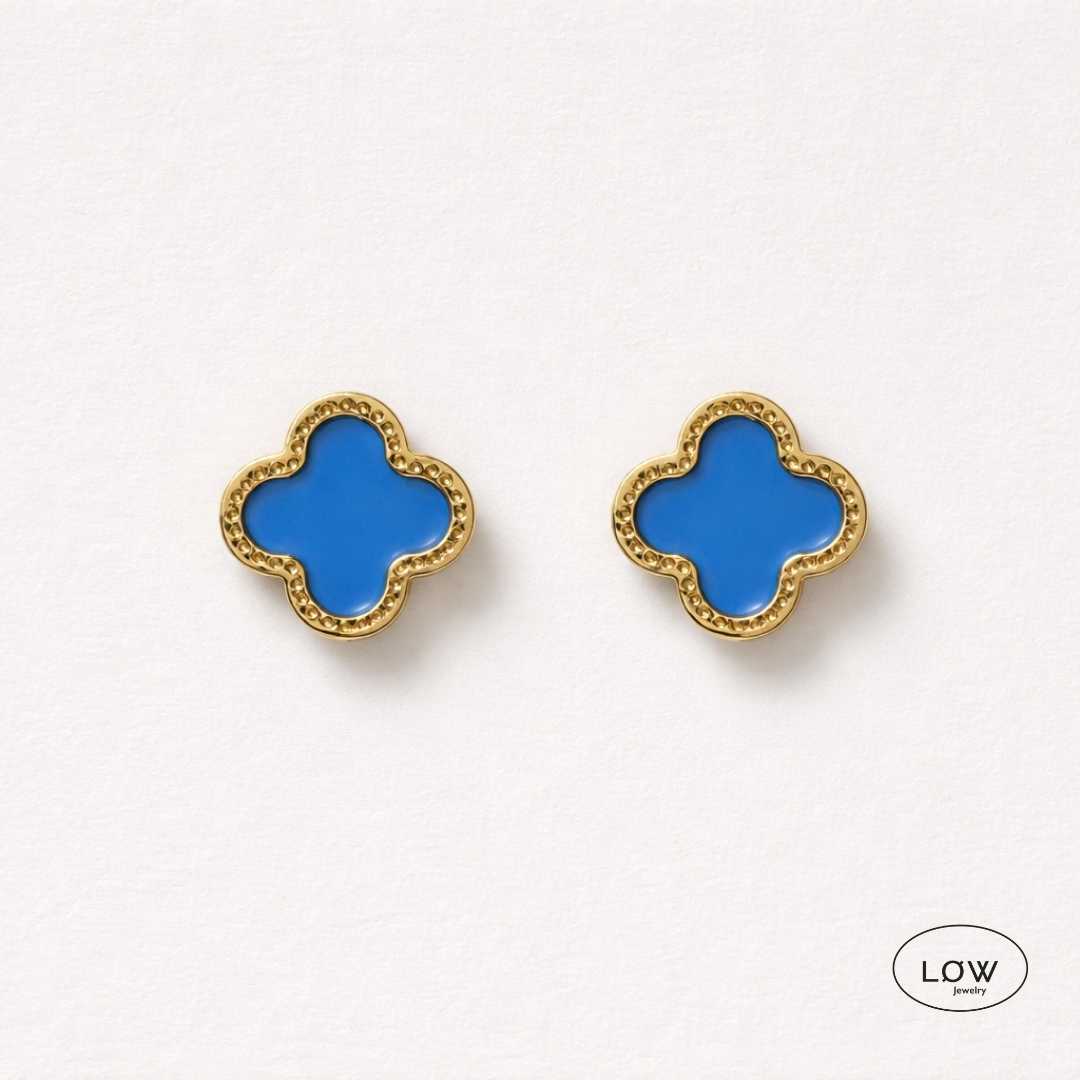 Øredobber Classic Clover Stud Earrings fra LØW Jewelry Ørepynt
