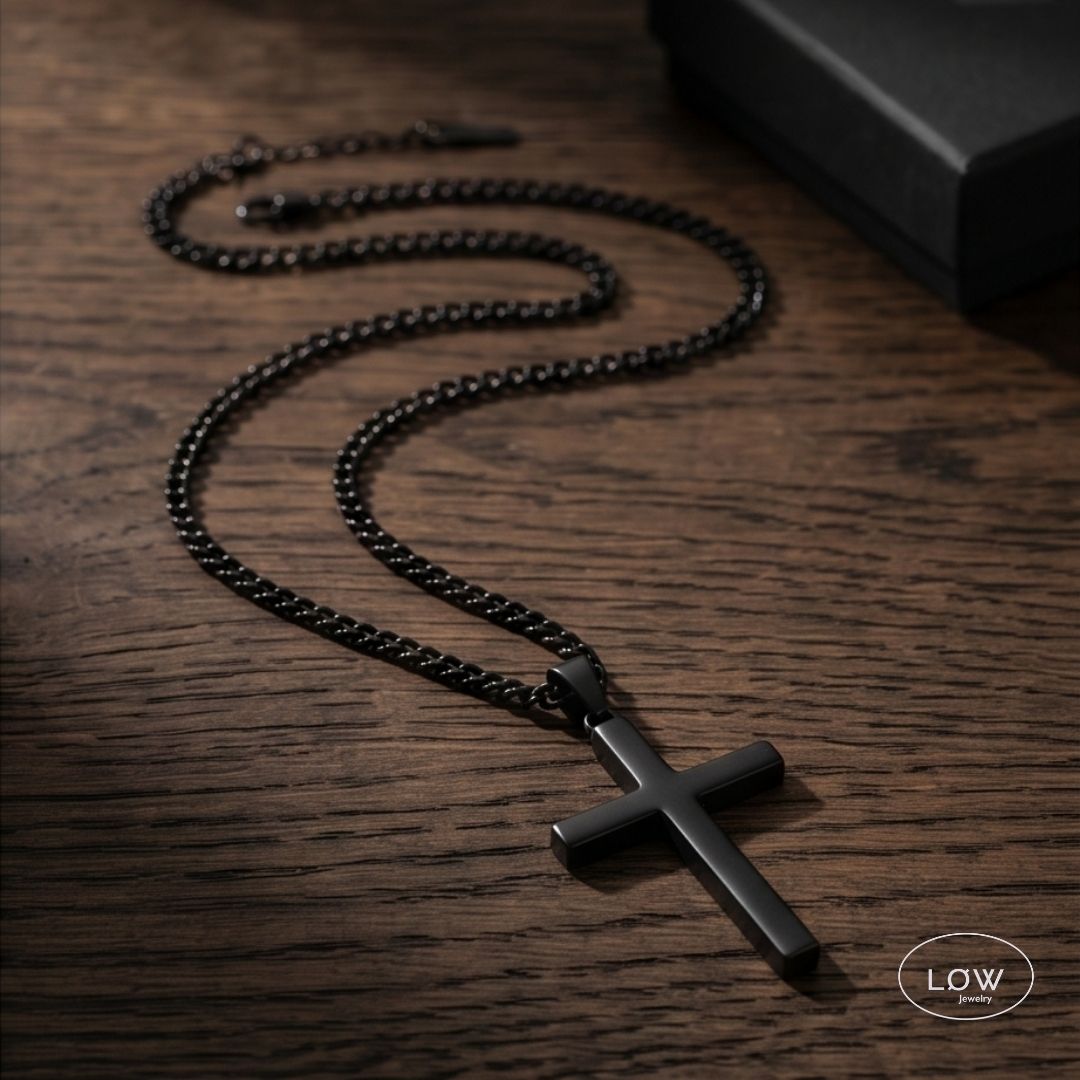 Classic Cross Necklace – Stainless Steel fra LØW Jewelry halssmukke herre unisex