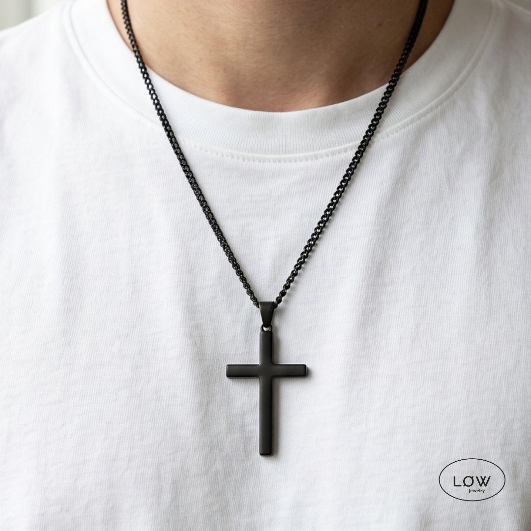 Classic Cross Necklace – Stainless Steel fra LØW Jewelry halssmukke herre unisex