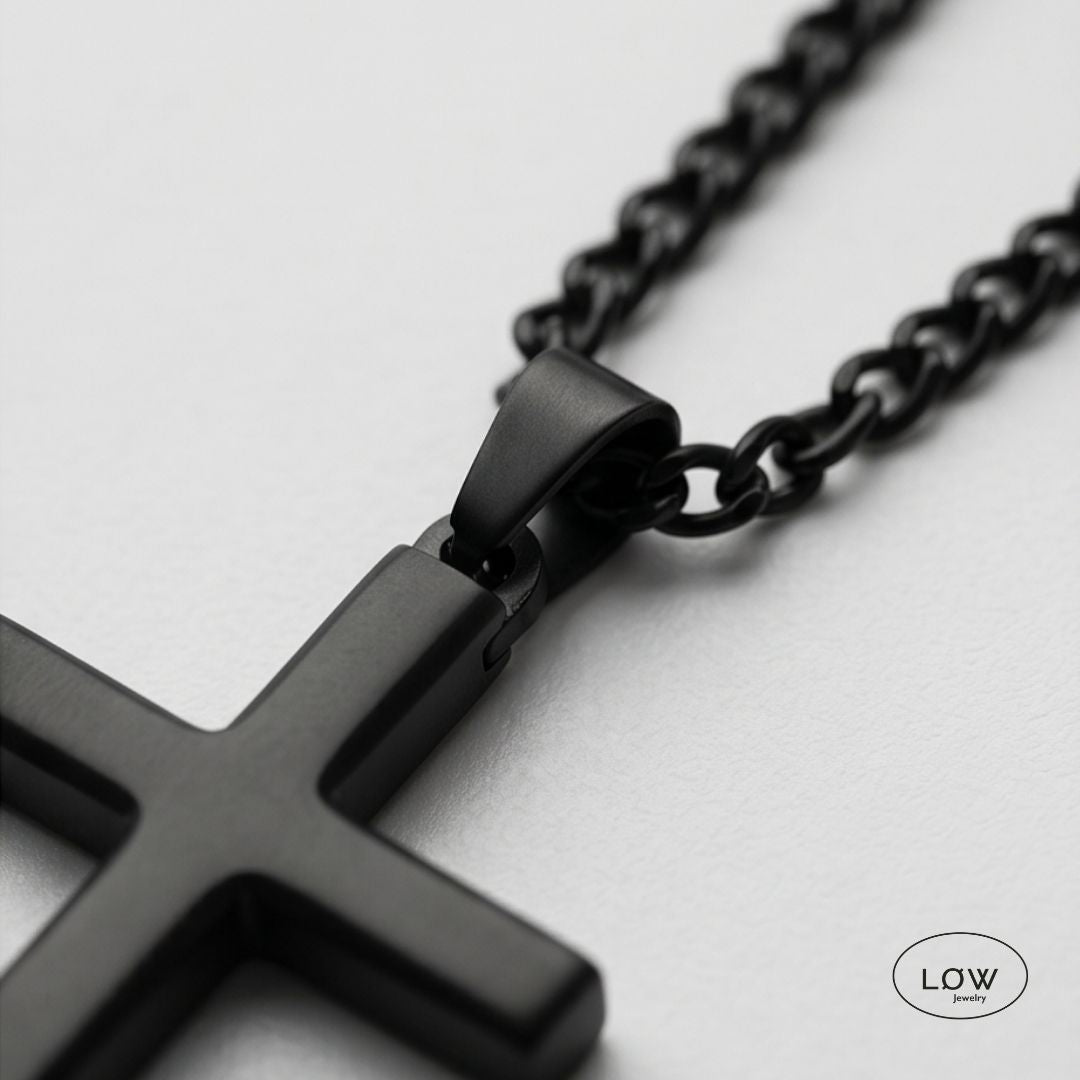 Classic Cross Necklace – Stainless Steel fra LØW Jewelry halssmukke herre unisex