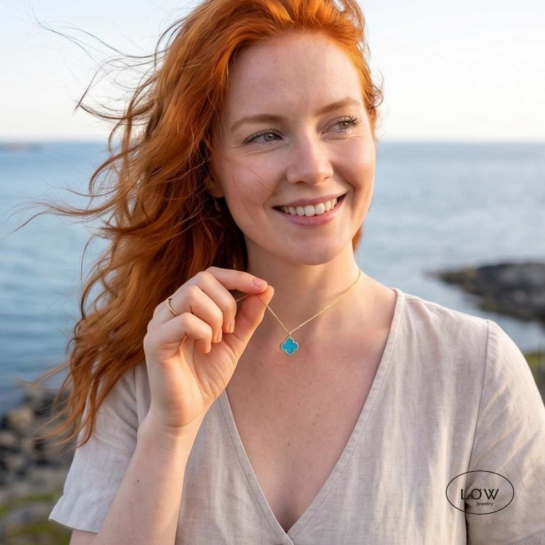 Firkløver halssmykke Color Clover Necklace – 18K Gold fra LØW Jewelry