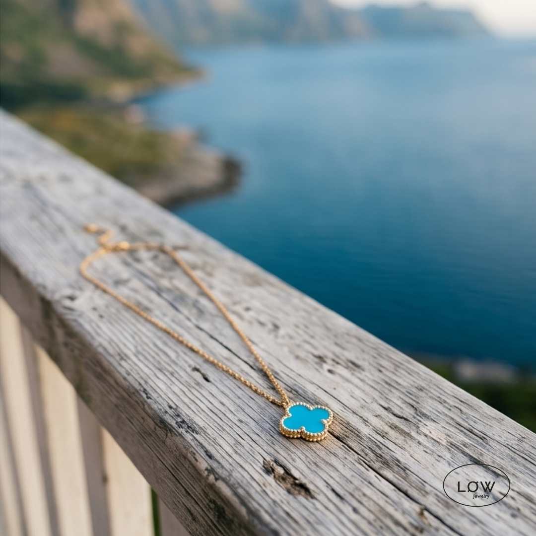 Firkløver halssmykke Color Clover Necklace – 18K Gold fra LØW Jewelry