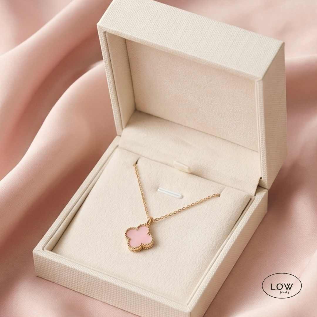 Firkløver halssmykke Color Clover Necklace – 18K Gold fra LØW Jewelry