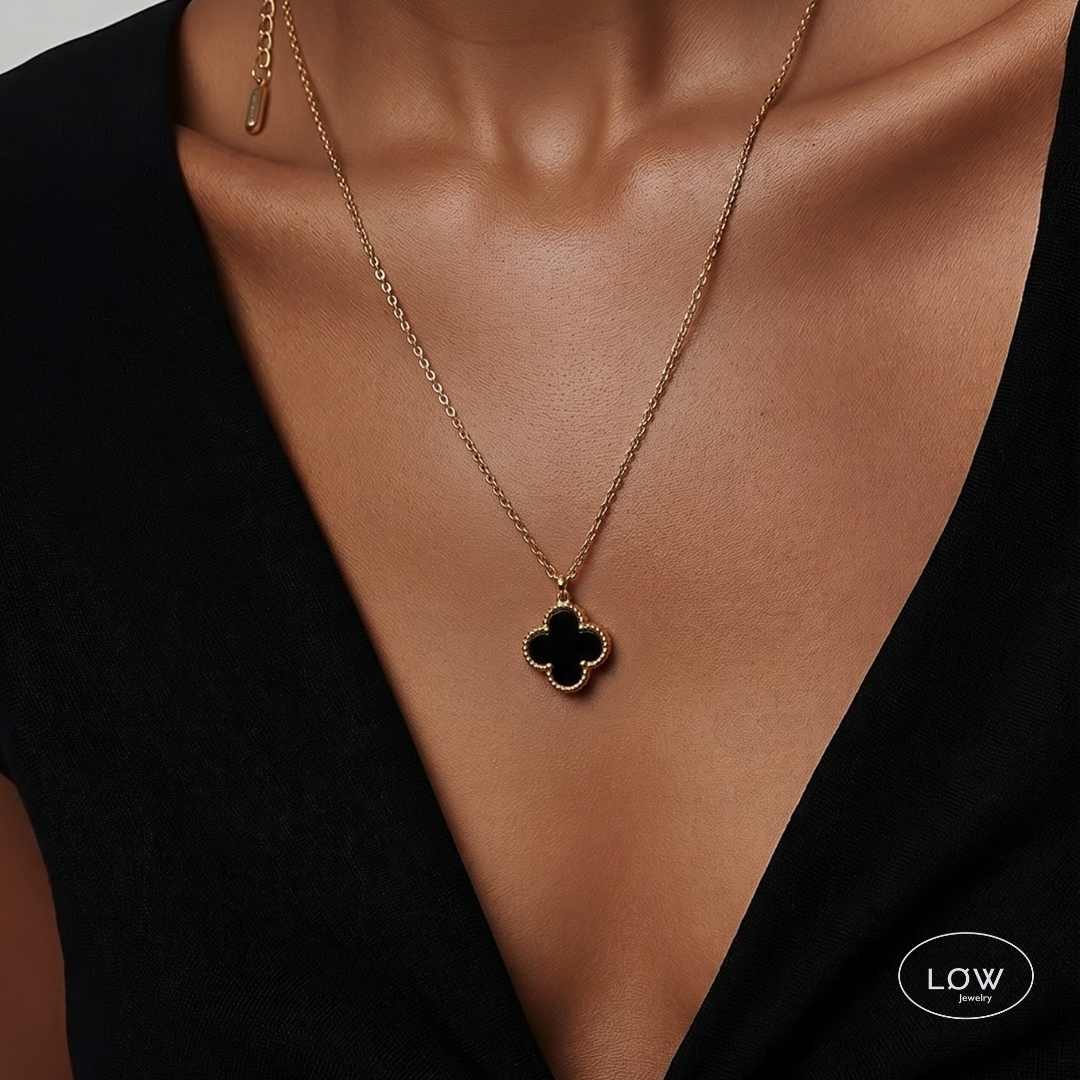 Firkløver halssmykke Color Clover Necklace – 18K Gold fra LØW Jewelry