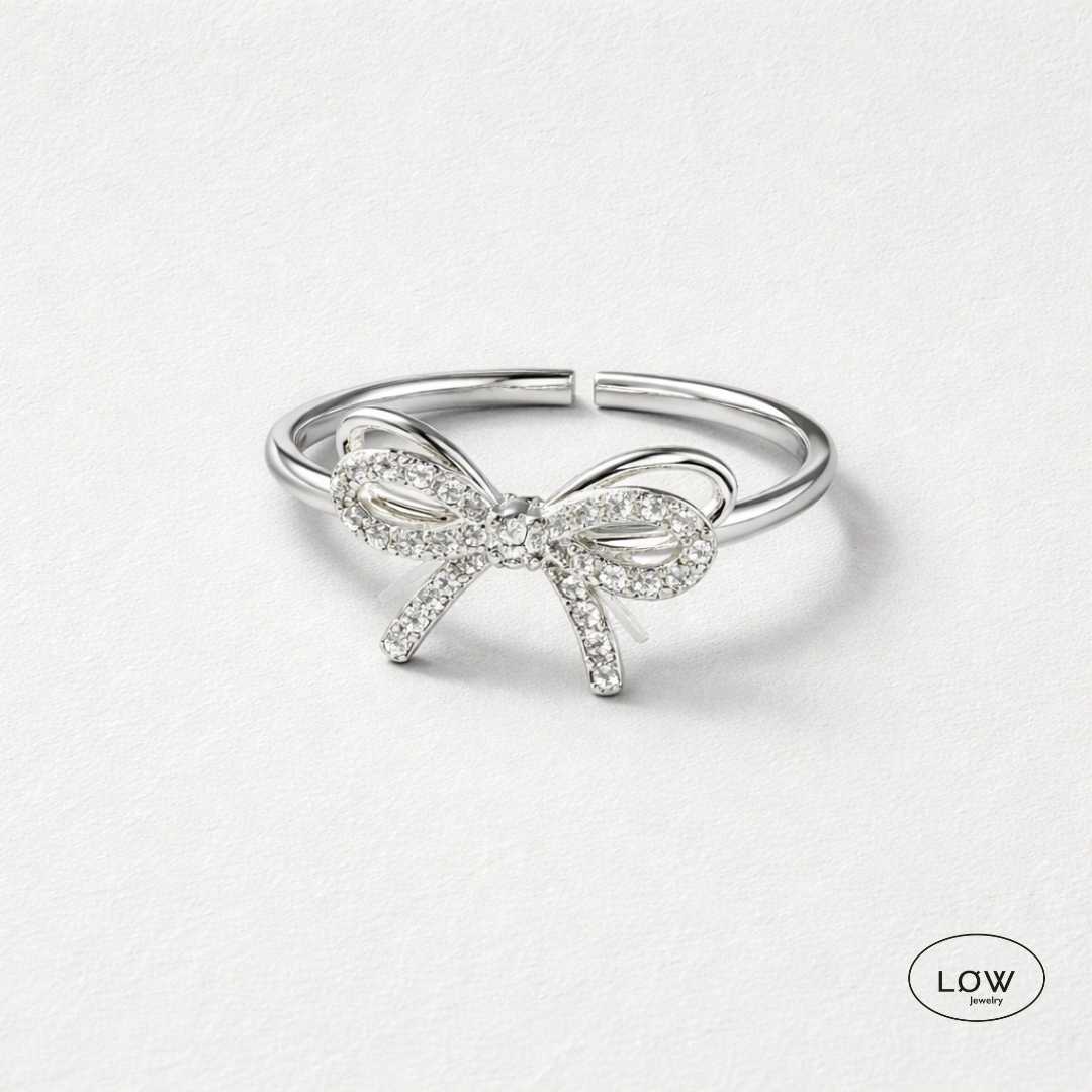 Élodie Bow Open Ring Silver fra LØW Jewelry justerbar