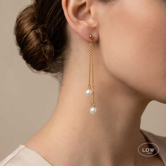 Élodie Pearl Drop Earrings Gold fra LØW Jewelry