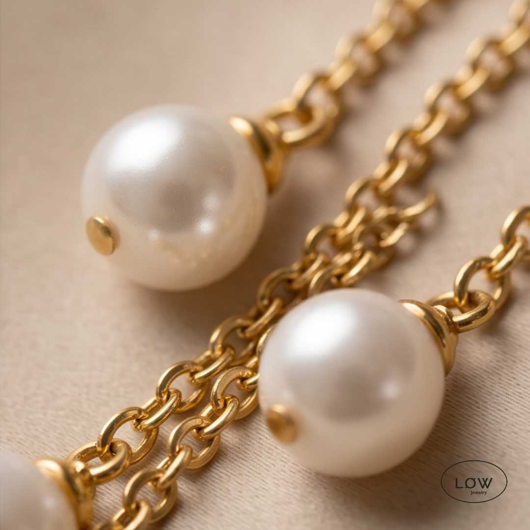 Élodie Pearl Drop Earrings Gold fra LØW Jewelry