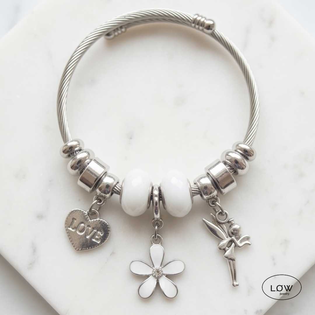 Charms armbånd ferdig fylt LØW Jewelry Fantasy Charm Bracelet LØW Jewelry Hvit