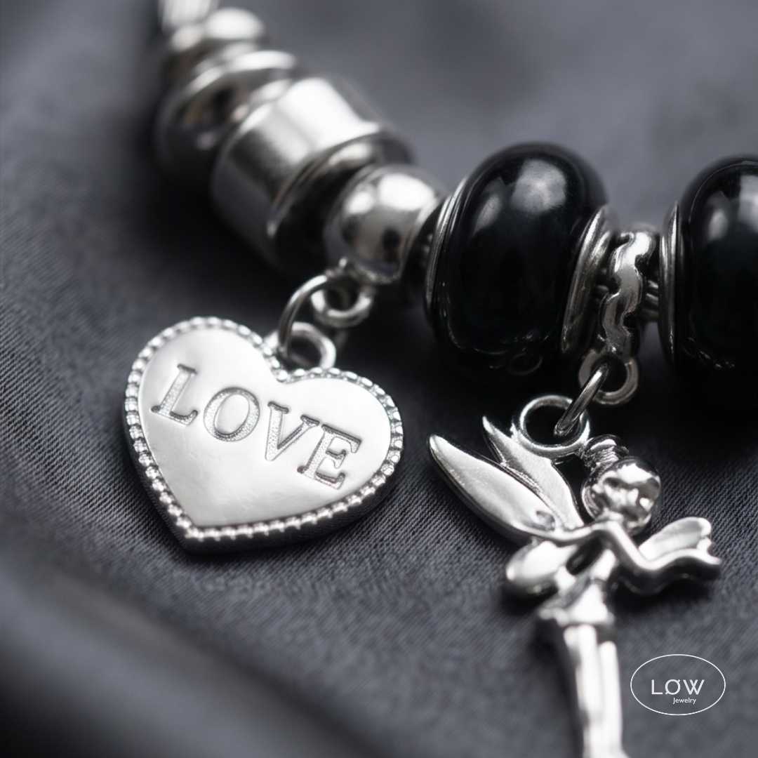 Charms armbånd ferdig fylt LØW Jewelry Fantasy Charm Bracelet LØW Jewelry Svart