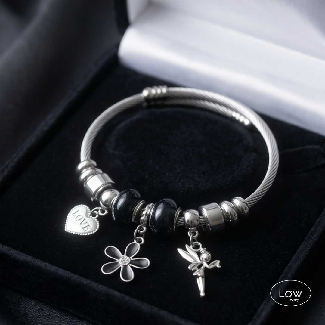 Charms armbånd ferdig fylt LØW Jewelry Fantasy Charm Bracelet LØW Jewelry Svart